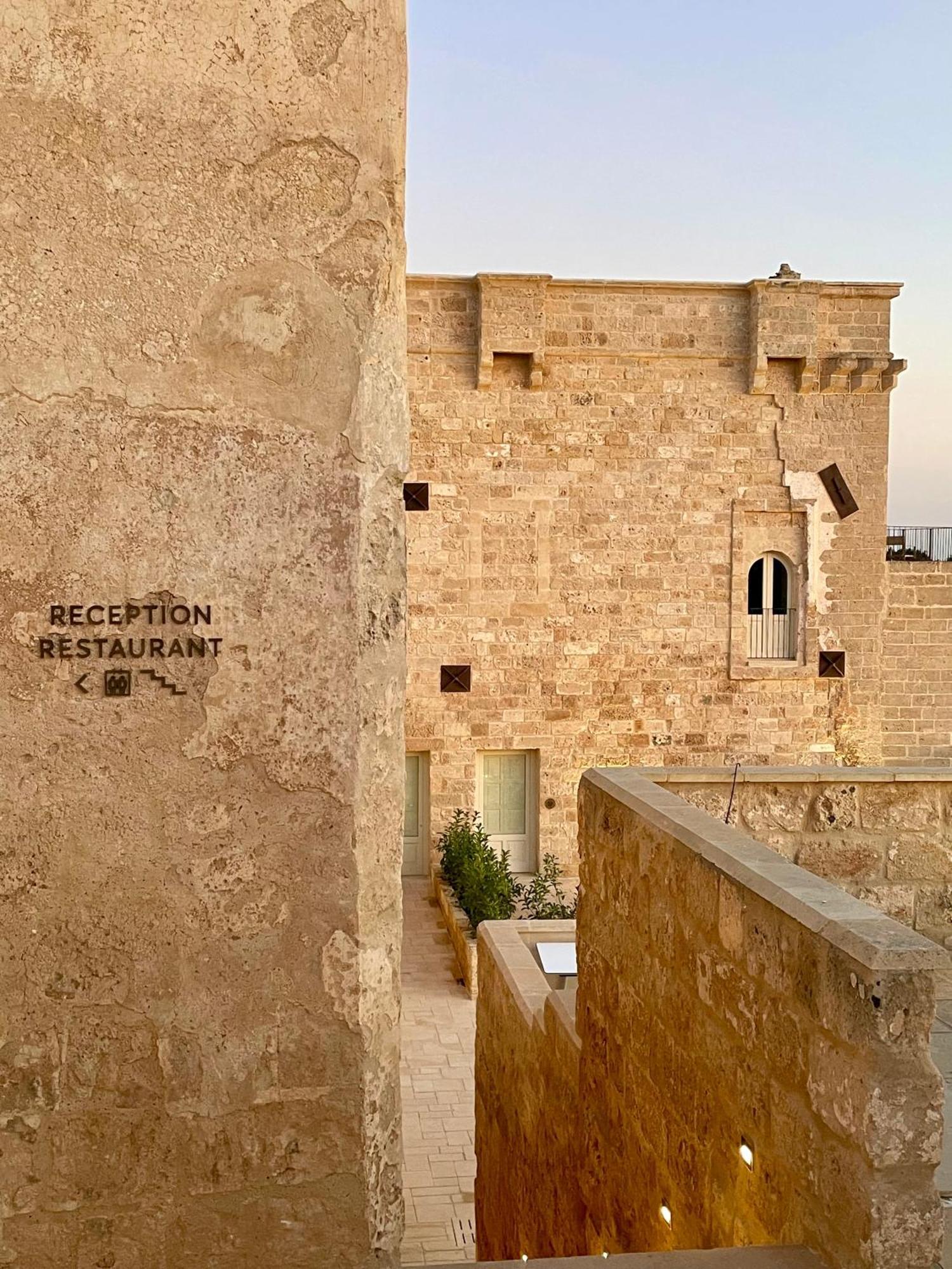 Masseria Donna Menga - The Leading Hotels Of The World Torre Lapillo Exteriör bild