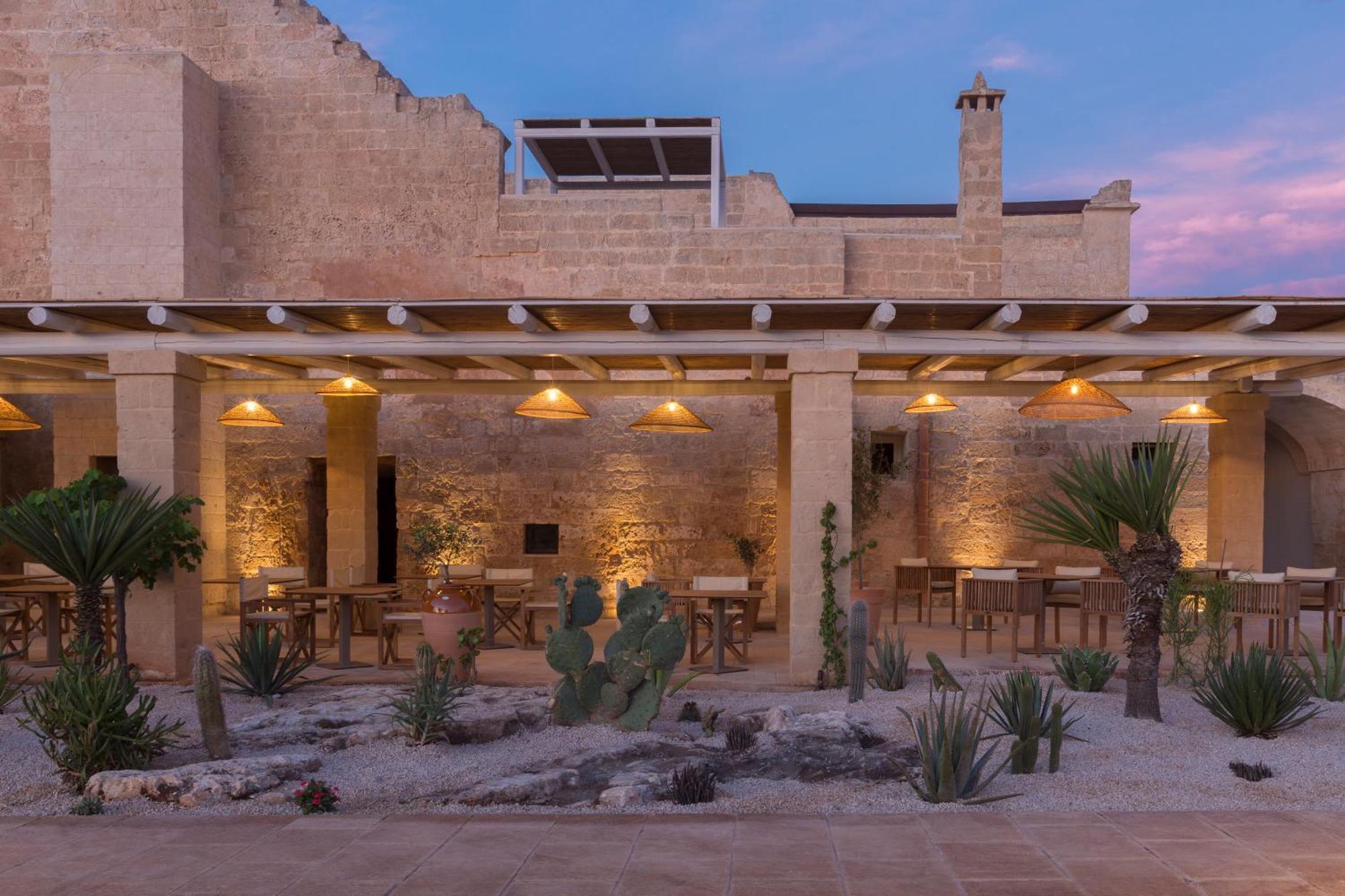 Masseria Donna Menga - The Leading Hotels Of The World Torre Lapillo Exteriör bild