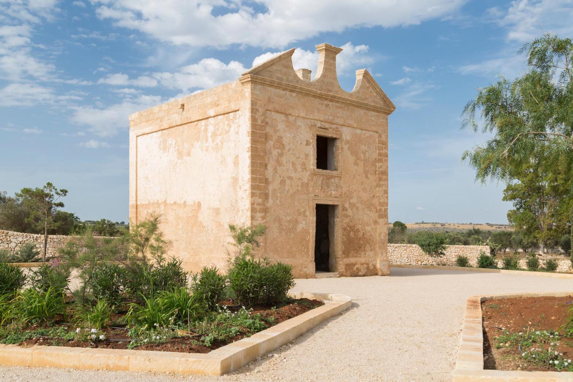 Masseria Donna Menga - The Leading Hotels Of The World Torre Lapillo Exteriör bild