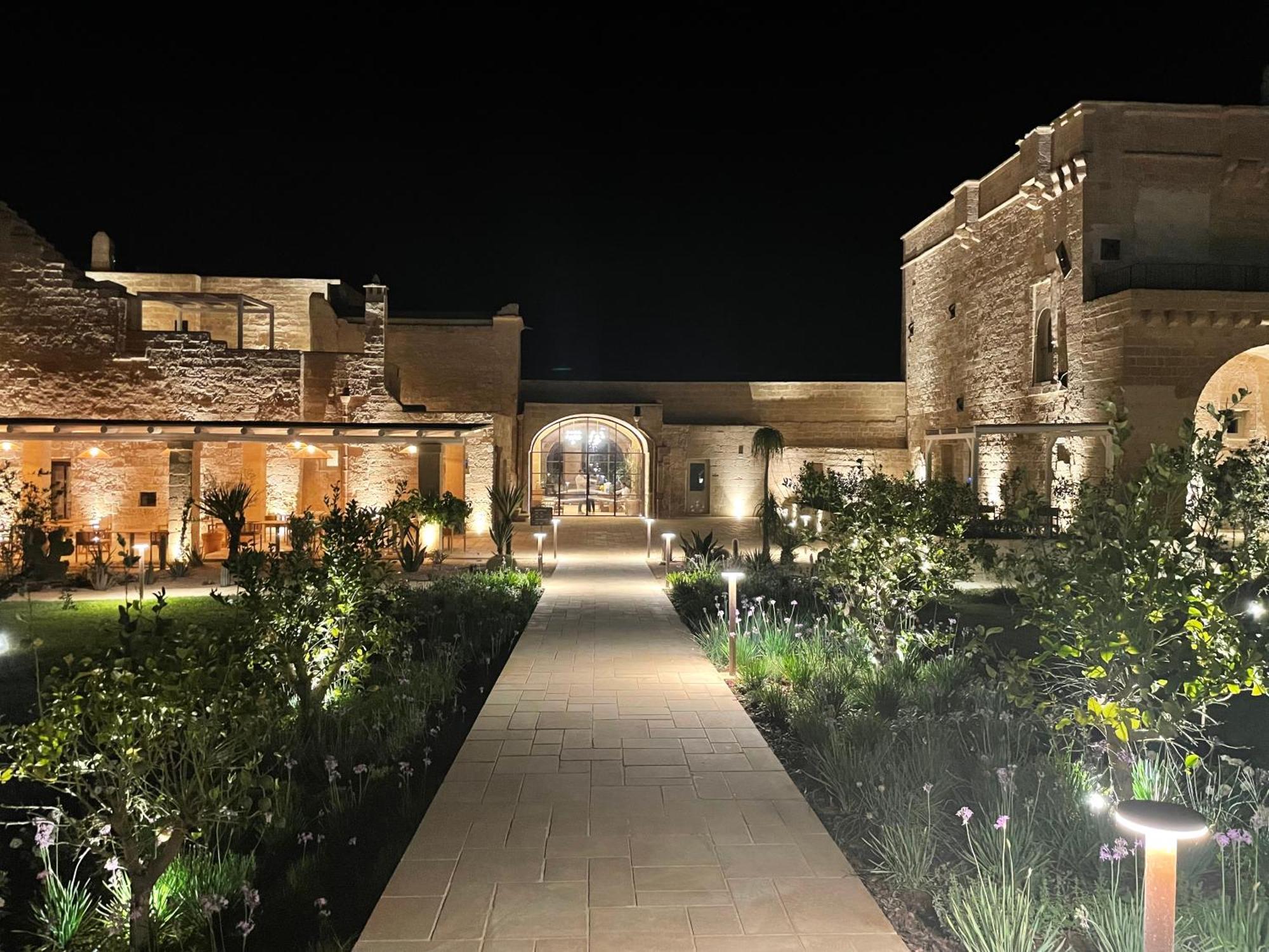 Masseria Donna Menga - The Leading Hotels Of The World Torre Lapillo Exteriör bild