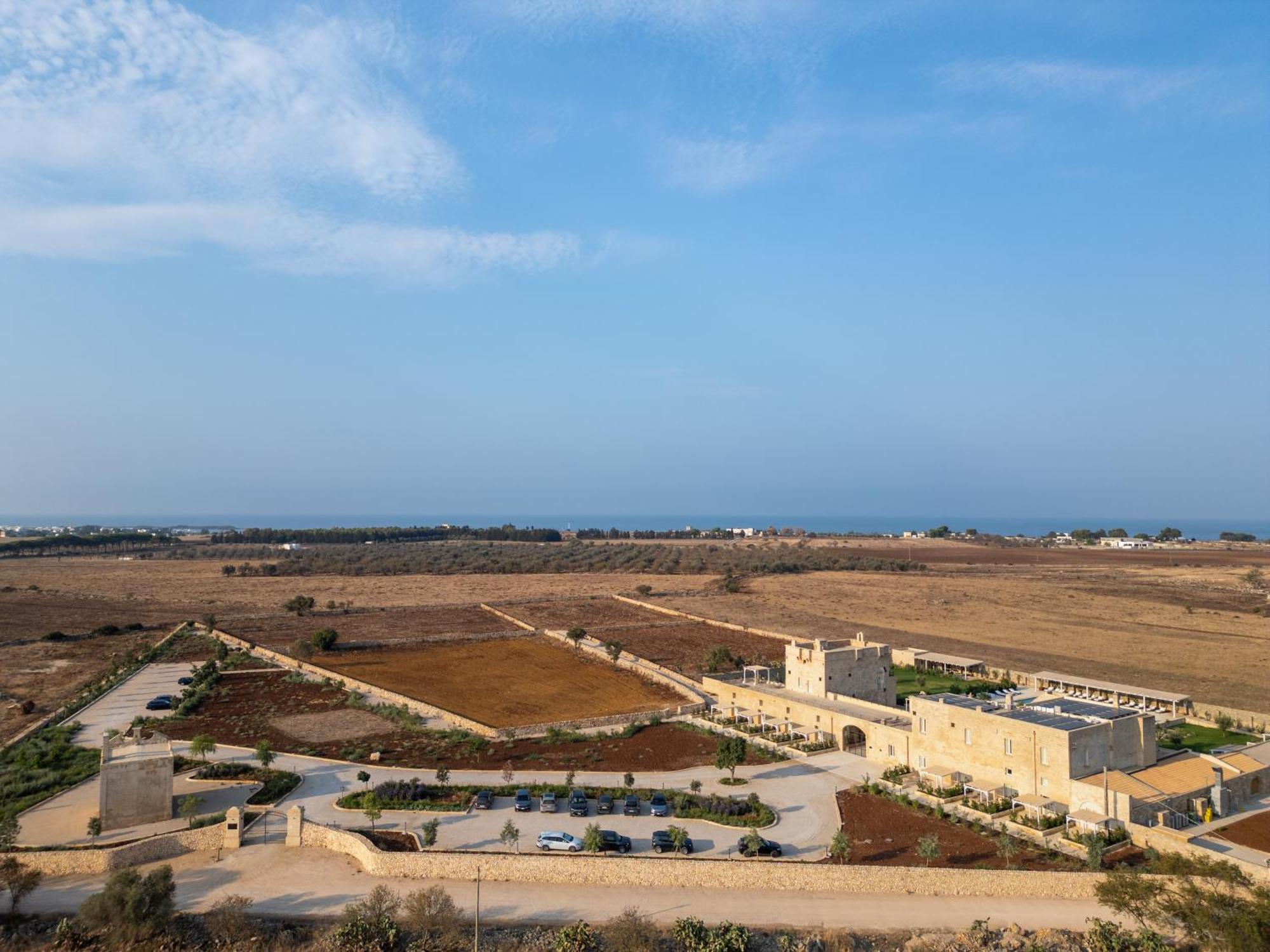 Masseria Donna Menga - The Leading Hotels Of The World Torre Lapillo Exteriör bild