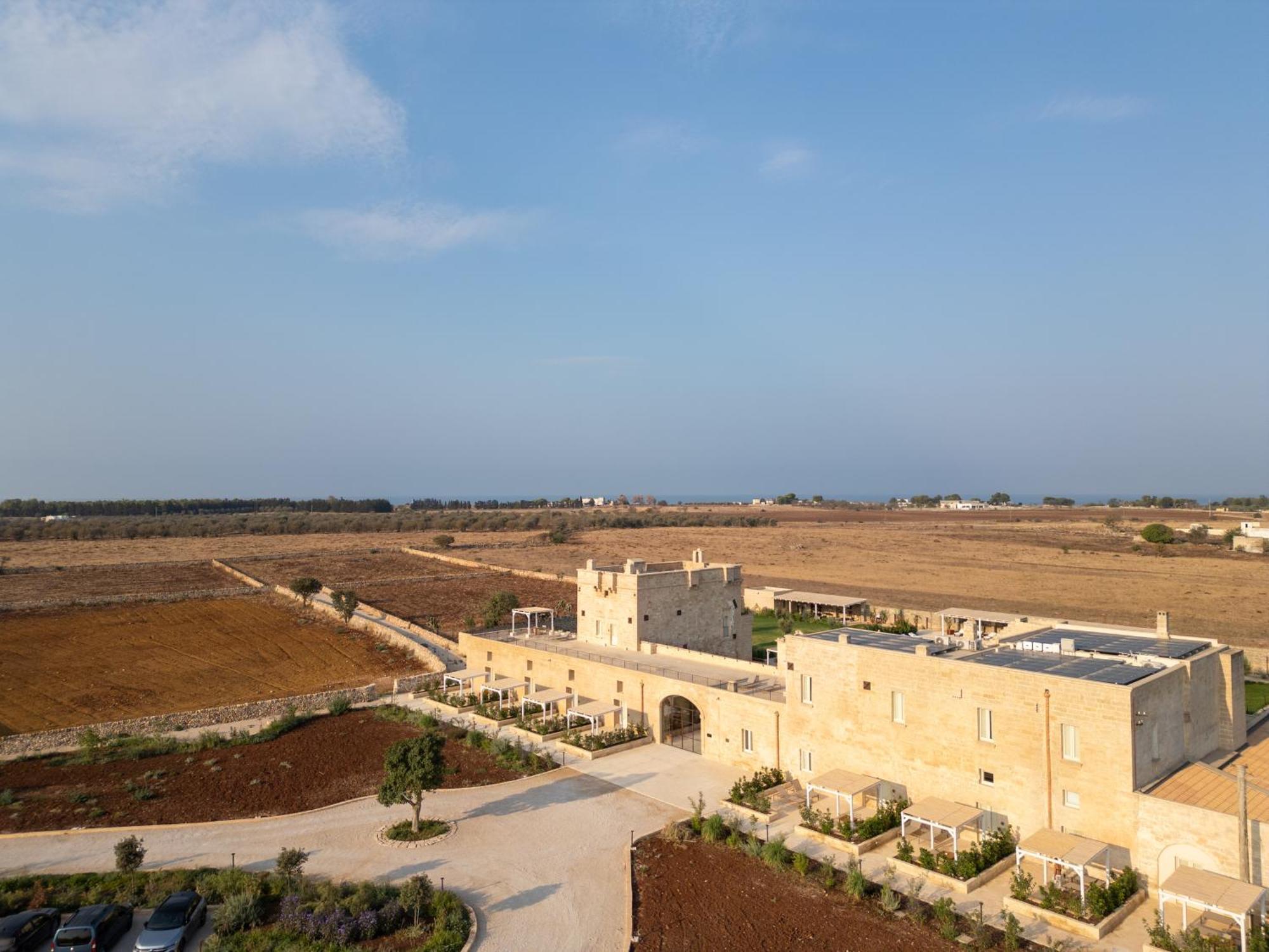 Masseria Donna Menga - The Leading Hotels Of The World Torre Lapillo Exteriör bild