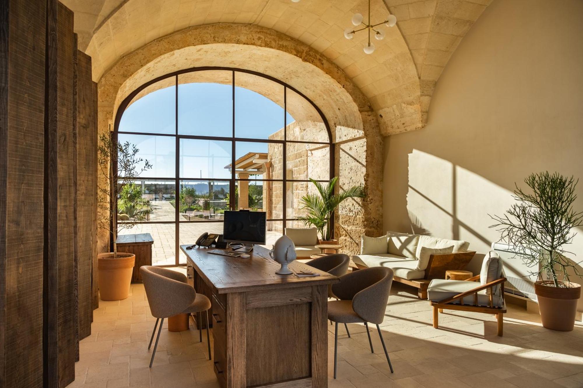 Masseria Donna Menga - The Leading Hotels Of The World Torre Lapillo Exteriör bild